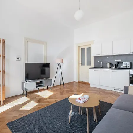 Appartamento Blueground New Town View Nr Vysehrad Prg-100