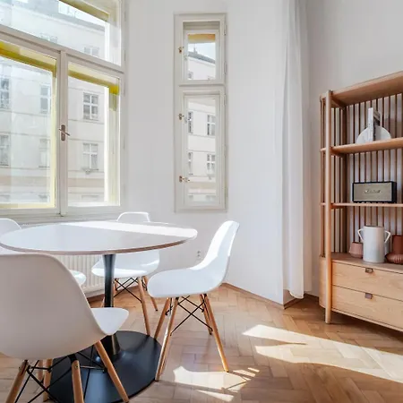 Blueground New Town View Nr Vysehrad Prg-100 Appartamento *